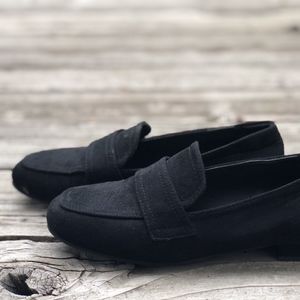 Classic Flannelette Loafer Shoes in Black